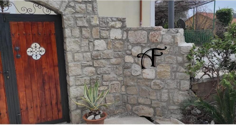הוילה Petrovac Stone House In Buljarica מראה חיצוני תמונה