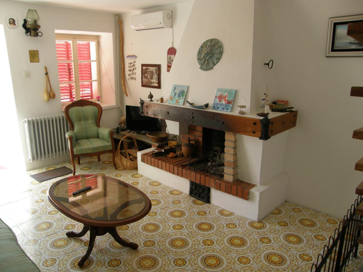 הוילה Petrovac Stone House In Buljarica מראה חיצוני תמונה